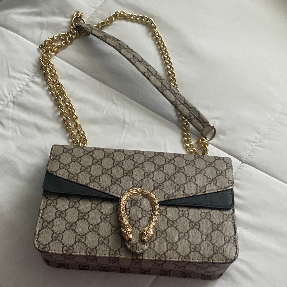 Gucci Beige and Black Shoulder Bag with Gold Chain